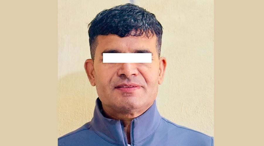 PAN बन्द गराउने नाममा घुस लिने महानगरका लेखा अधिकृत पक्राउ